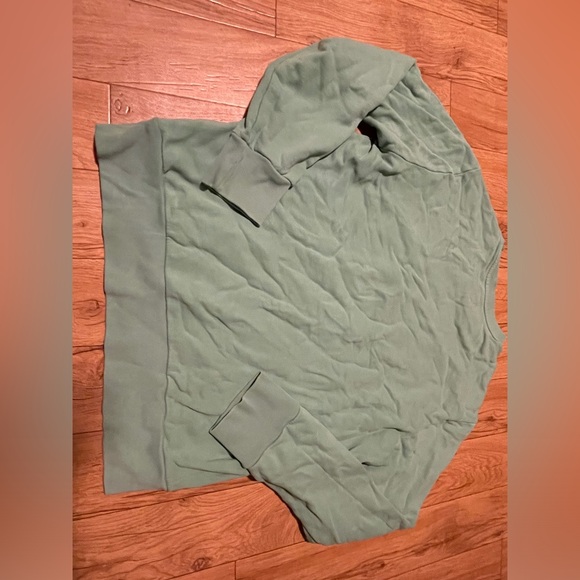 Levi’s vintage green light weight sweater - Picture 6 of 6